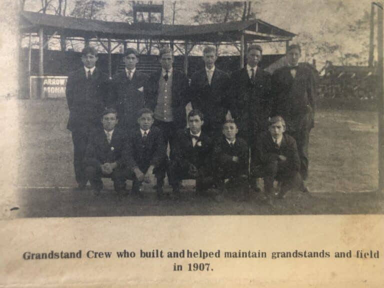 Grandstand crew, 1907
